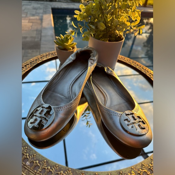 TORY BURCH Flat Silver Leather Slip size 7 - Picture 3 of 13